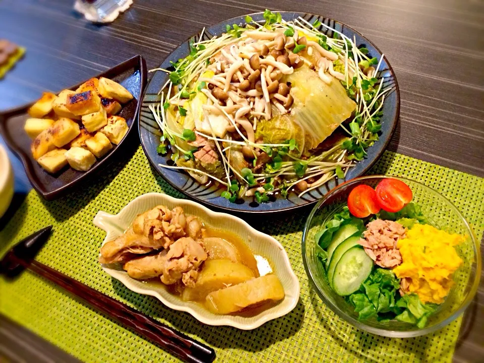 Snapdishの料理写真:今夜は白菜と豚肉ミルフィーユ、高野豆腐のコロコロ、干し大根と鶏手羽元の煮物、カボチャサラダです。|かれんさん