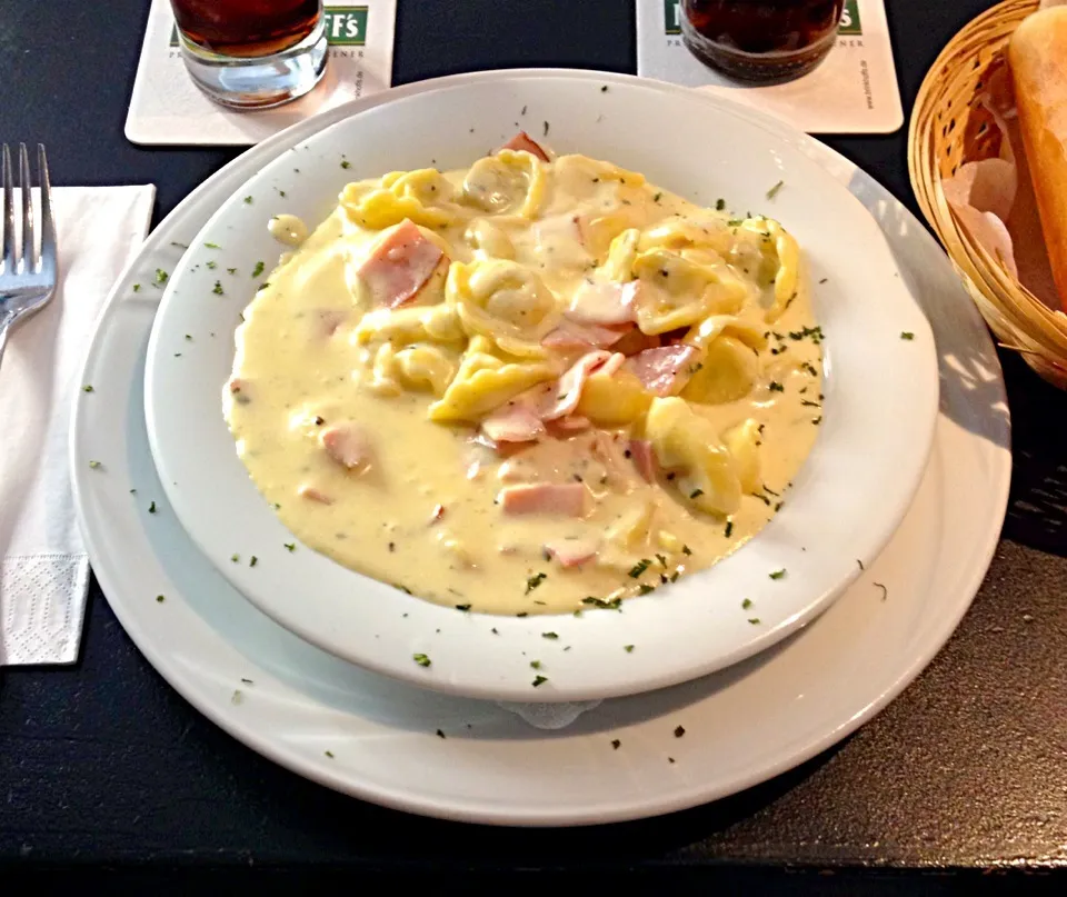 Tortellini in Sahne Sauce Schinken|Hein Blödさん