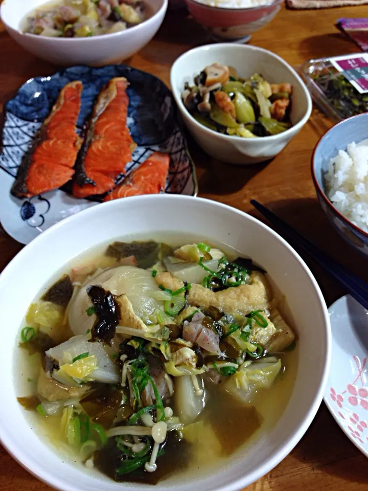 Snapdishの料理写真:まるごと玉ねぎと野菜のスープ、昨日の残り(^O^)／|すかラインさん