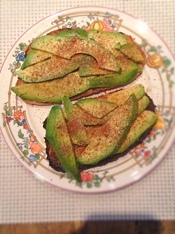 Avocado on toast|Jane Woodsさん