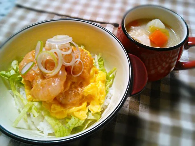 Snapdishの料理写真:エビマヨ丼と塩じゃがスープでlunch|ゆっこさん