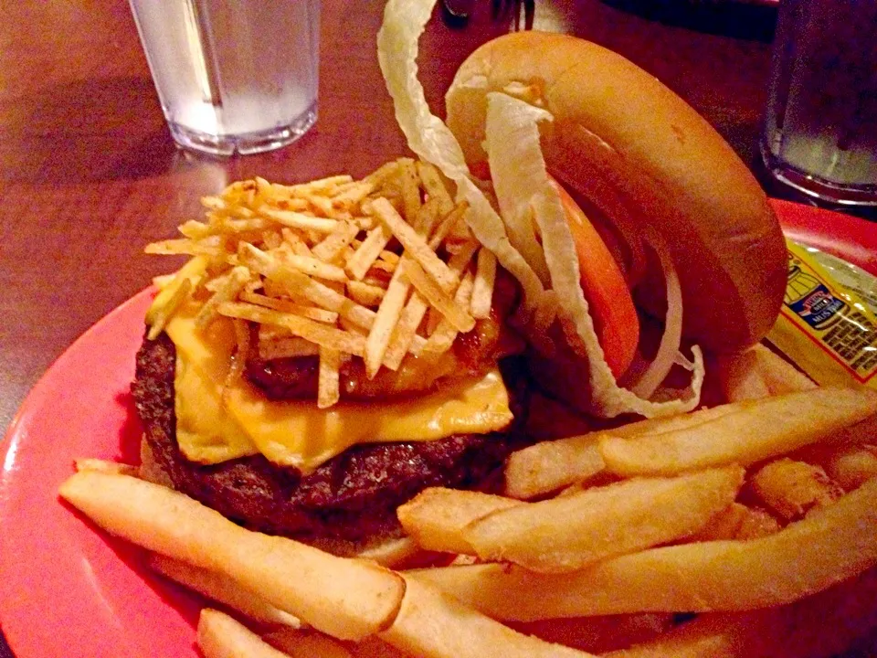 Snapdishの料理写真:Boricua Burger at Cafe Caribe|Shawna Rowleyさん