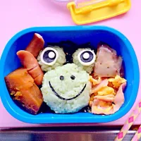 Snapdishの料理写真:カエルさんキャラ弁|Ayaka Mondeさん