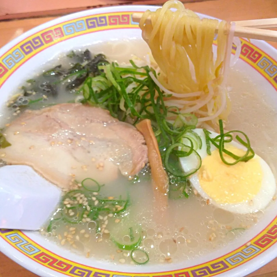 豚塩ラーメン 期間限定🍜|梅花権現さん