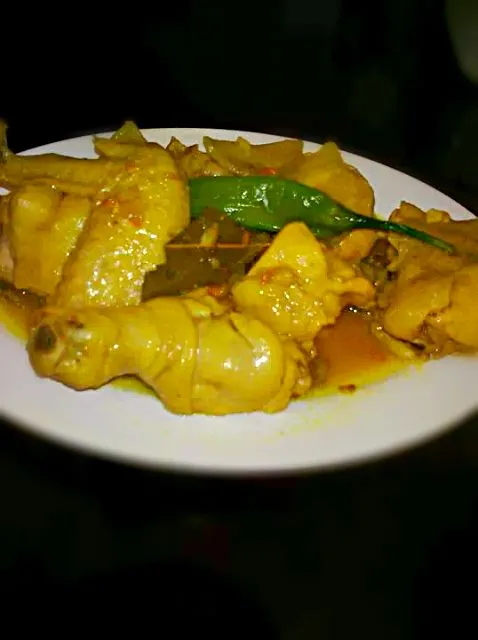 Philippine Cuisine: Adobo Dilaw or Turmeric Chicken|Dan Alfred Garcia Madriagaさん