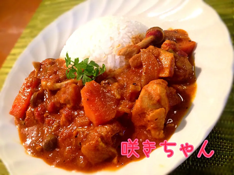 Snapdishの料理写真:カレー粉で😋インド👳と日本🇯🇵の中間カレー🍛|咲きちゃんさん