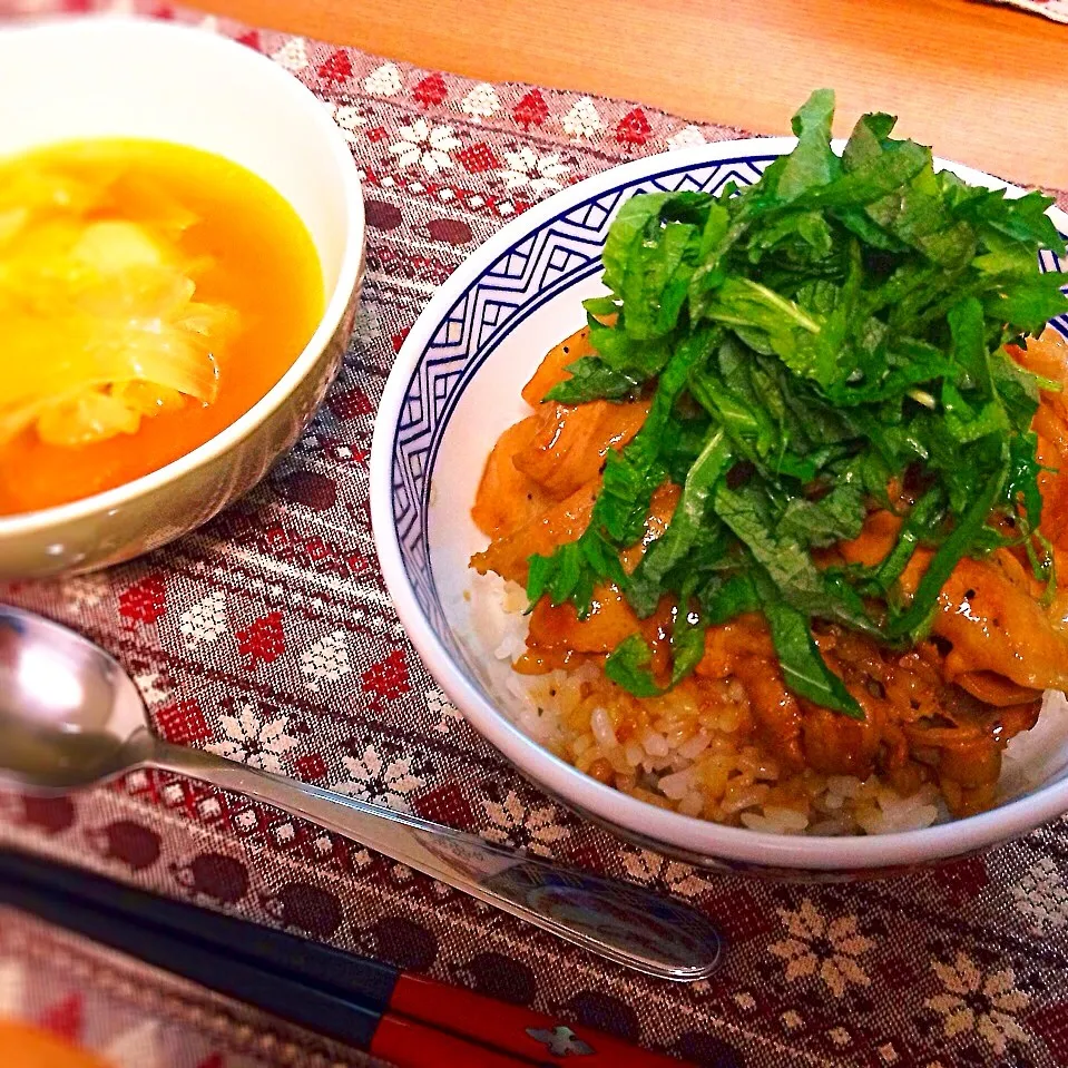 豚しそバター丼、カレー野菜スープ。|あすみさん