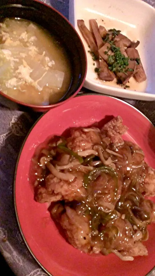 鳥の唐揚げ•甘酢あんかけとエリンギのバター炒め。|じぇいむずさん