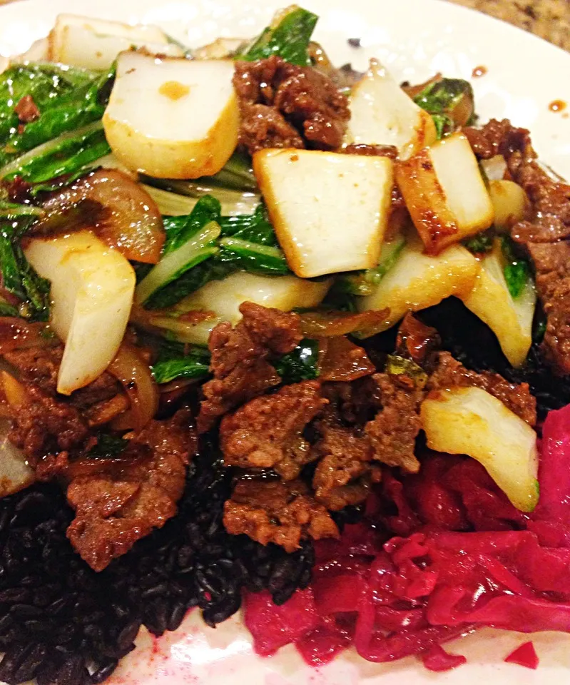 Dry fry beef with Bok choy, red cabbage Kimchi|Peter Simonさん