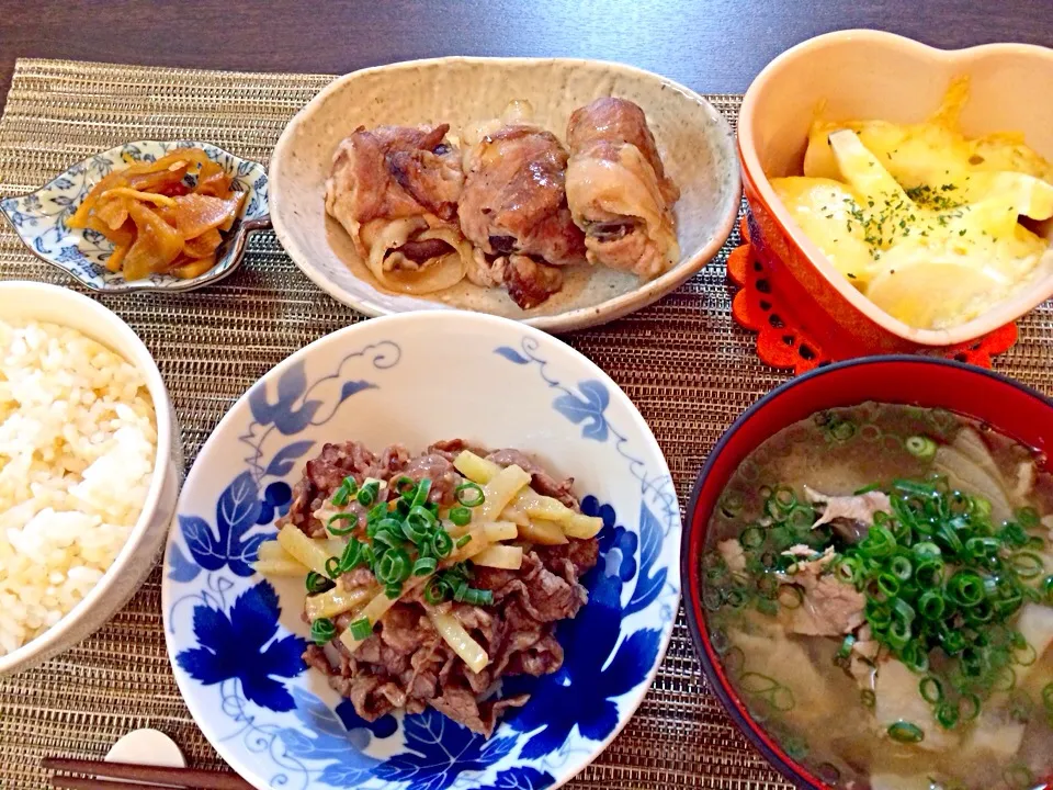 Snapdishの料理写真:ジャガイモと牛肉の生姜醤油   豚汁    椎茸の肉巻き   山芋のチーズ焼き   大根の生姜漬け|NAKATAさん