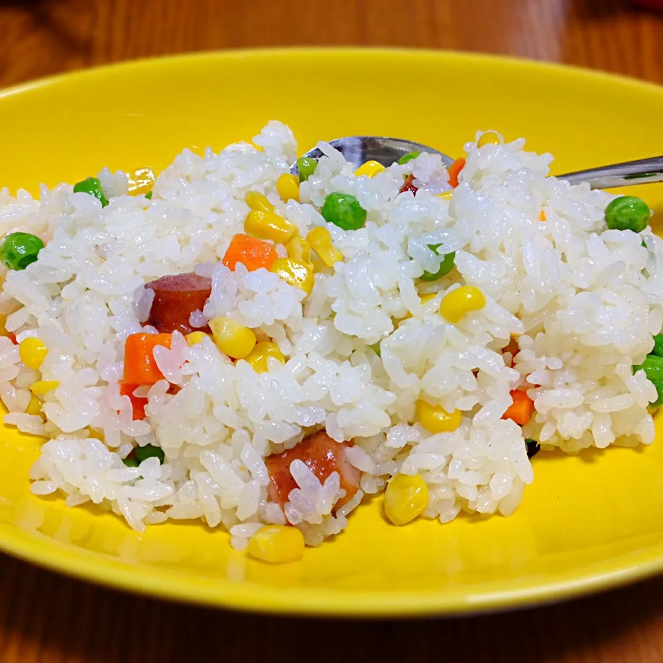 電子レンジだけで調理ピラフ|なお。さん