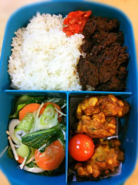 Hubby's bento: beef rendang, corn tempura, vegetable (yasaiitame)|RikaEmakAkbarKhawlaさん