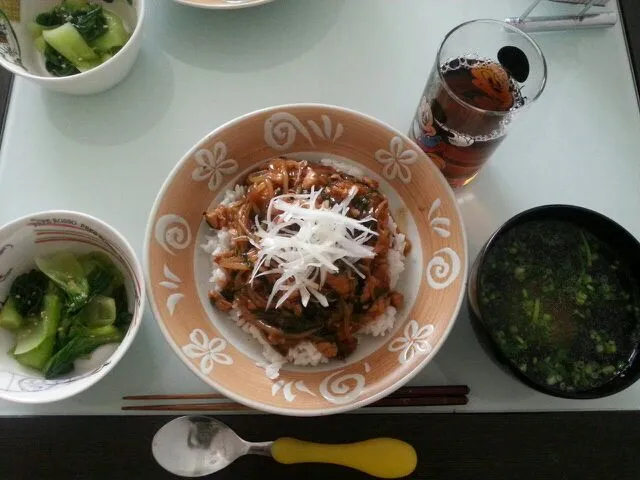 Snapdishの料理写真:あんかけごはん
チンゲン菜のナムル
中華スープ|さくりさん