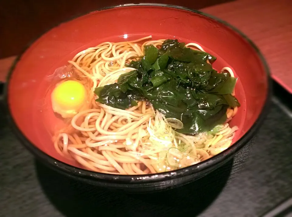 東京駅地下の立ち食いそば屋です。|nakano9さん