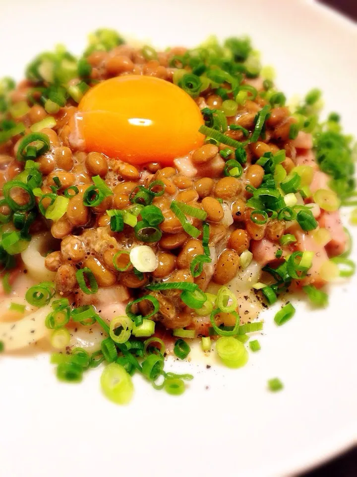 Snapdishの料理写真:納豆カルボナーラうどん|Takaki Sasakiさん