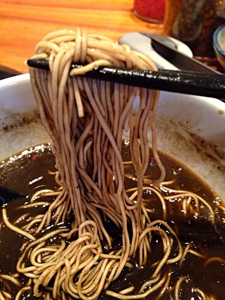 ブラックカレー 替え玉の麺 硬め|中華蕎麦 銀時さん