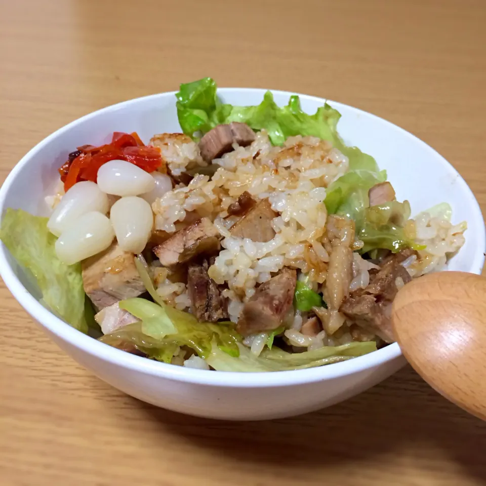 Snapdishの料理写真:焼豚レタス搾菜チャーハン|しろくまもんさん