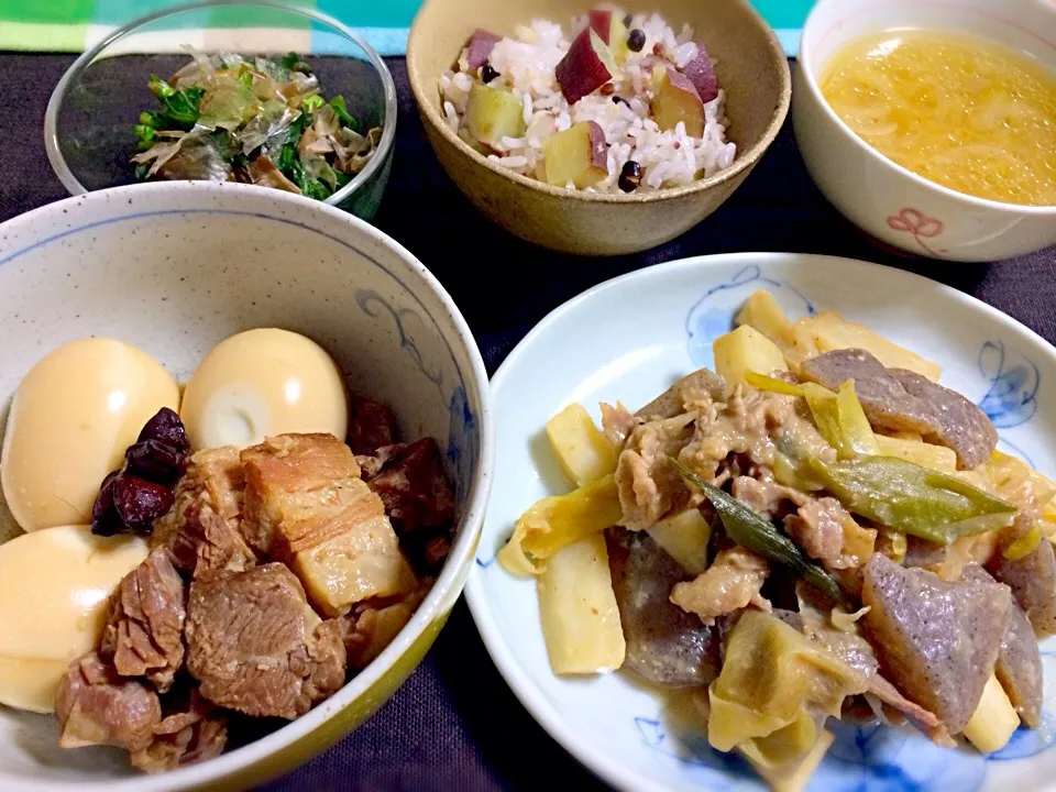 Snapdishの料理写真:豚バラ煮、長芋と葱と豚の甘辛味噌炒め、十二穀さつまいもご飯、小松菜の胡麻油炒め|ぷっくりんこ💙さん