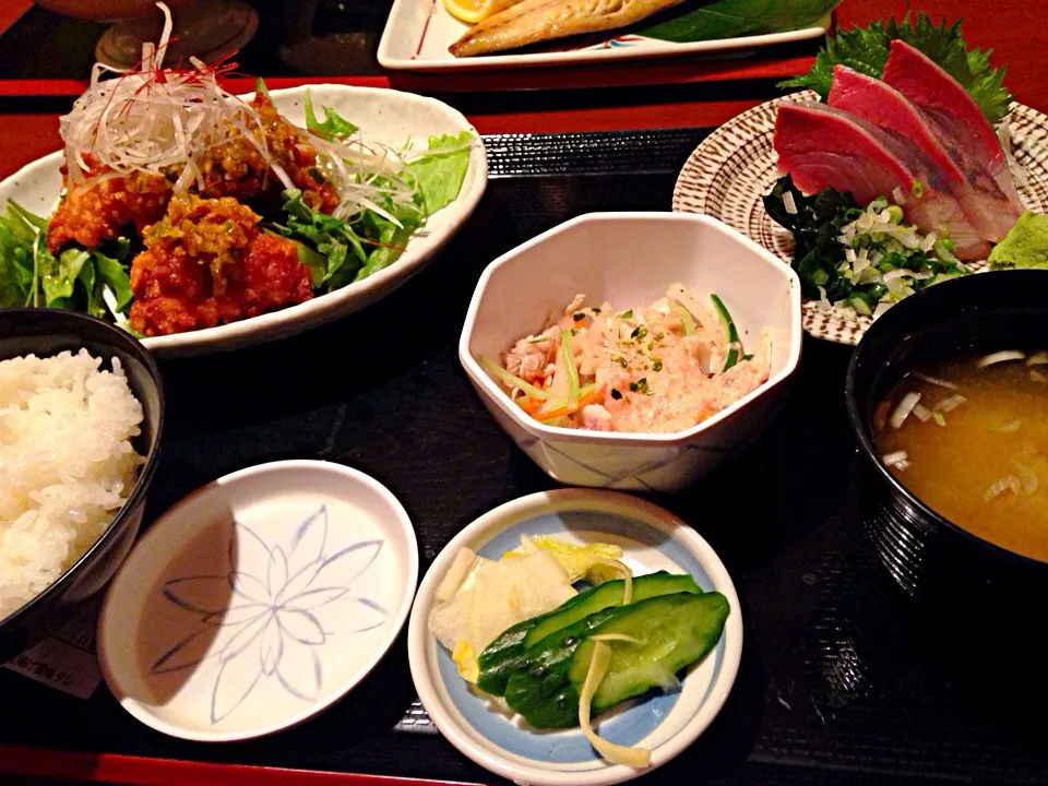 近所居酒屋さんにて昼定食|侑子さん