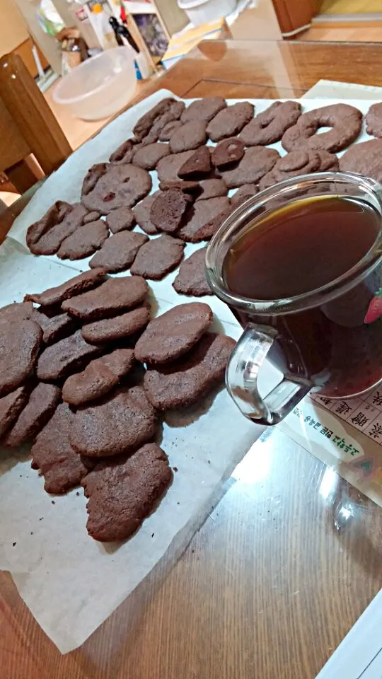 chocolate cookies with americano|Gaonさん