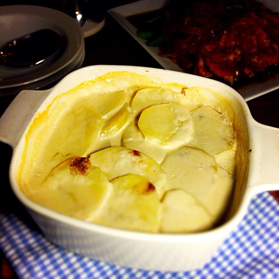 Baked Potatoes in cream.  ポテトのとろとろクリームグラタン|Yuka Nakataさん