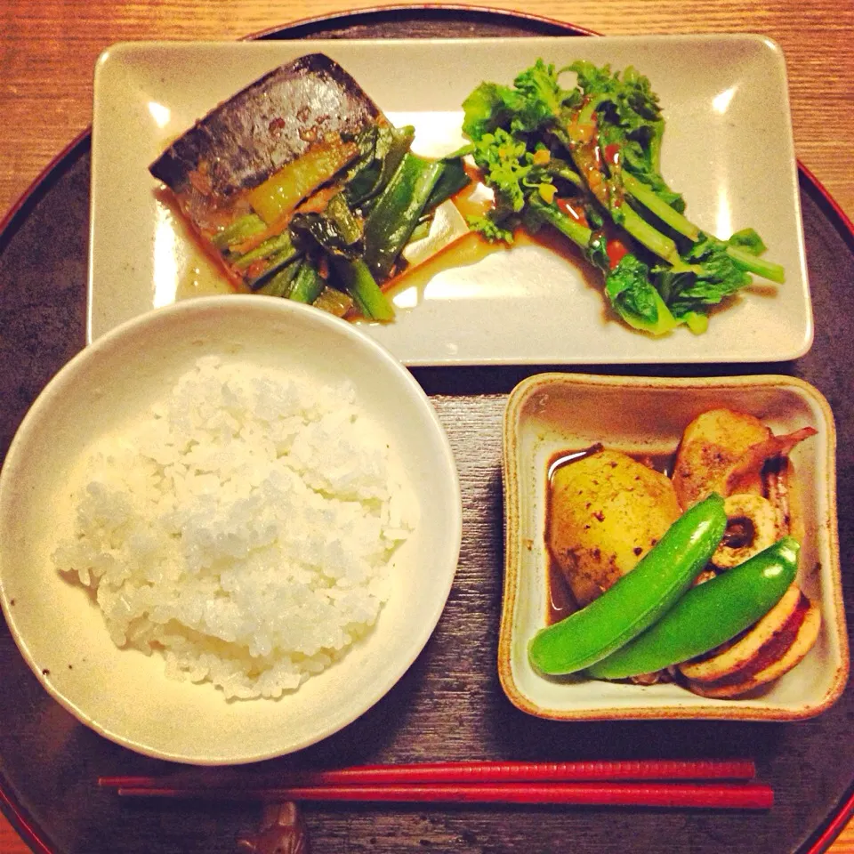 鯖の味噌煮 イカとジャガイモの墨煮 菜の花の辛子和え|crieさん