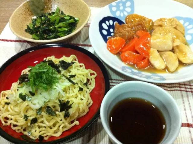 Snapdishの料理写真:ざるラーメン・さつま揚げ人参と胸肉の治部煮・あしたばキンピラ|まーままさん