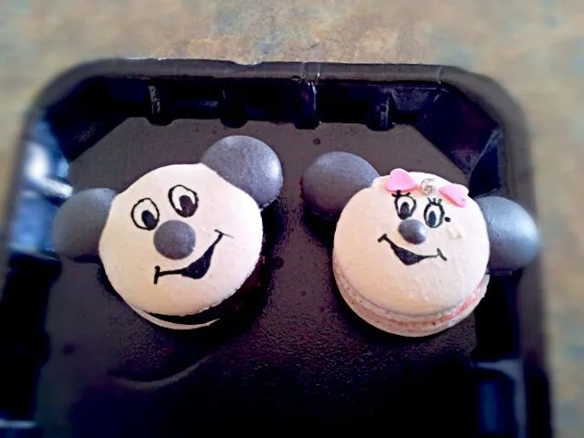 Mickey n Minnie macarons|Slinkyさん