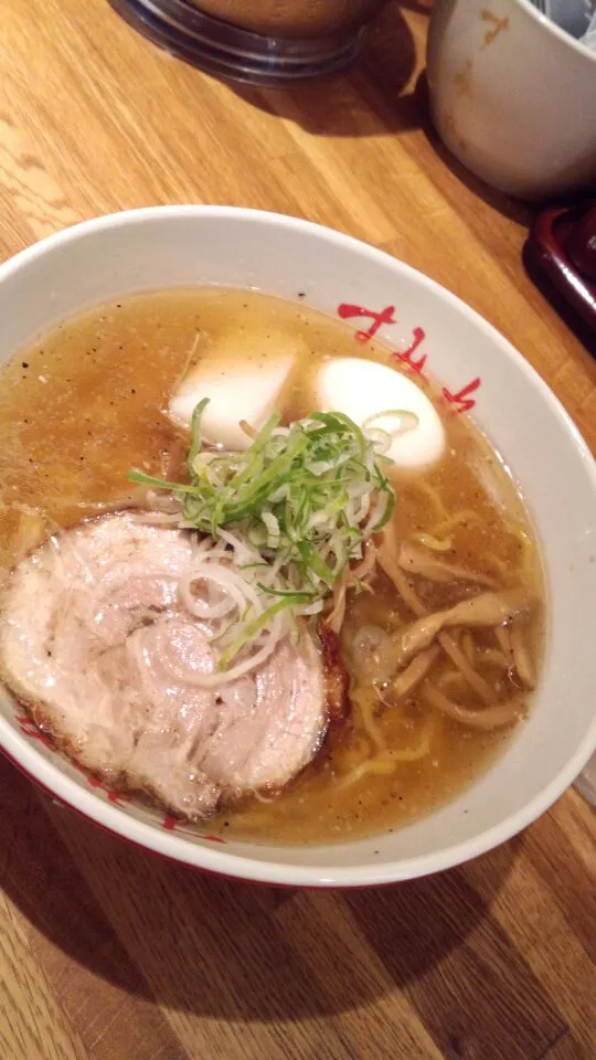 札幌ラーメン・すみれ　塩ラーメン♬|マカロンさん