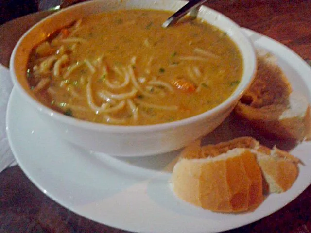 26/02/2014 - jantar

sopa de carne com macarrão e queijo + pão francês|Gabriela Baptistaさん