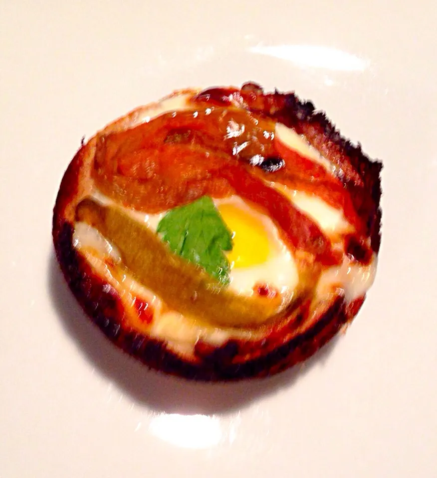 Breakfast in toast cup with bacon, egg, cheese and roasted hatch green chile|bertocci infernoさん