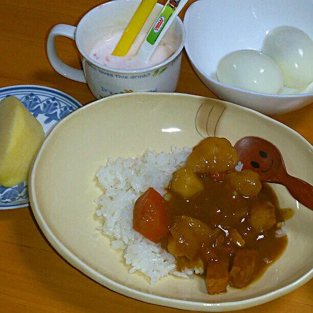 毎週金曜日は朝カレー
朝フルーツはりんご(*^^*)|ふみぃさん