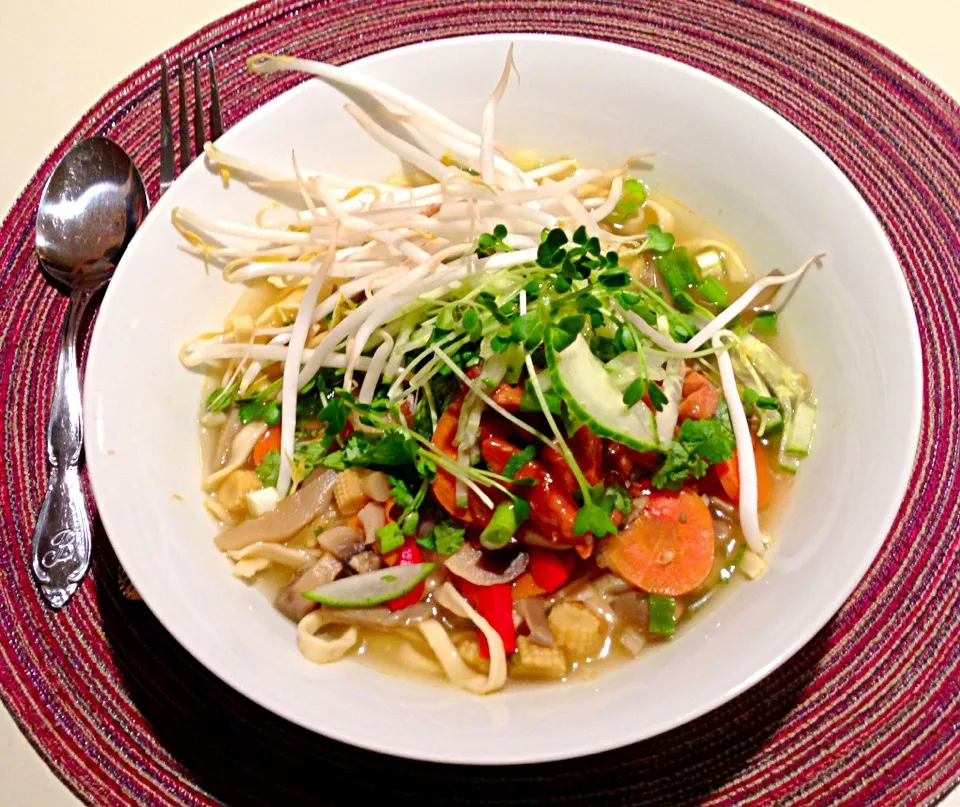 Udon noodles with teriyaki pork loin, baby corn, shiitake mushrooms, bell pepper and carrot in a curry lemongrass coconut broth-garnished with cold bean sprouts|bertocci infernoさん