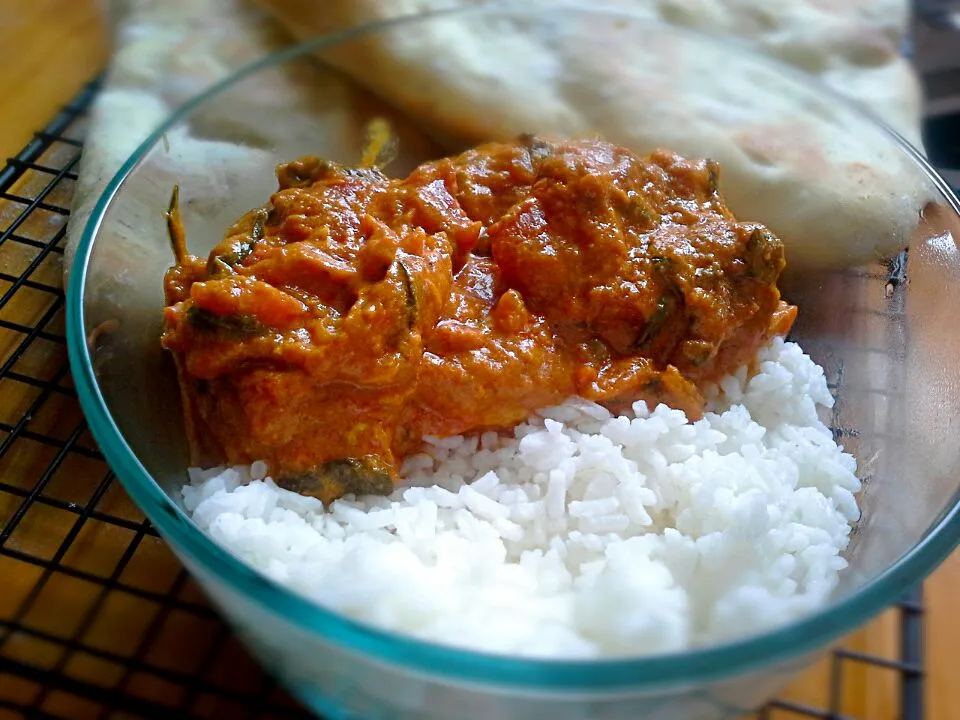 Snapdishの料理写真:Chicken tikka with rice and naan|Fe's kitchenさん