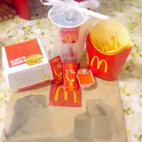 Snapdishの料理写真:Mcdonald!|EyraManniaccさん