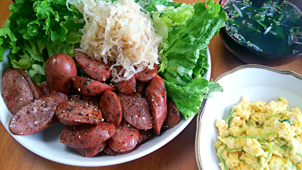 コストコで買ったガーリックソーセージとザワークラウトと豆苗入りスクランブルエッグ Misako Tanaka Snapdish スナップディッシュ Id 9rjhja