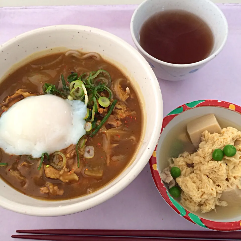 カレーそば、温泉たまご、親子高野豆腐煮|maixx ใหม่さん