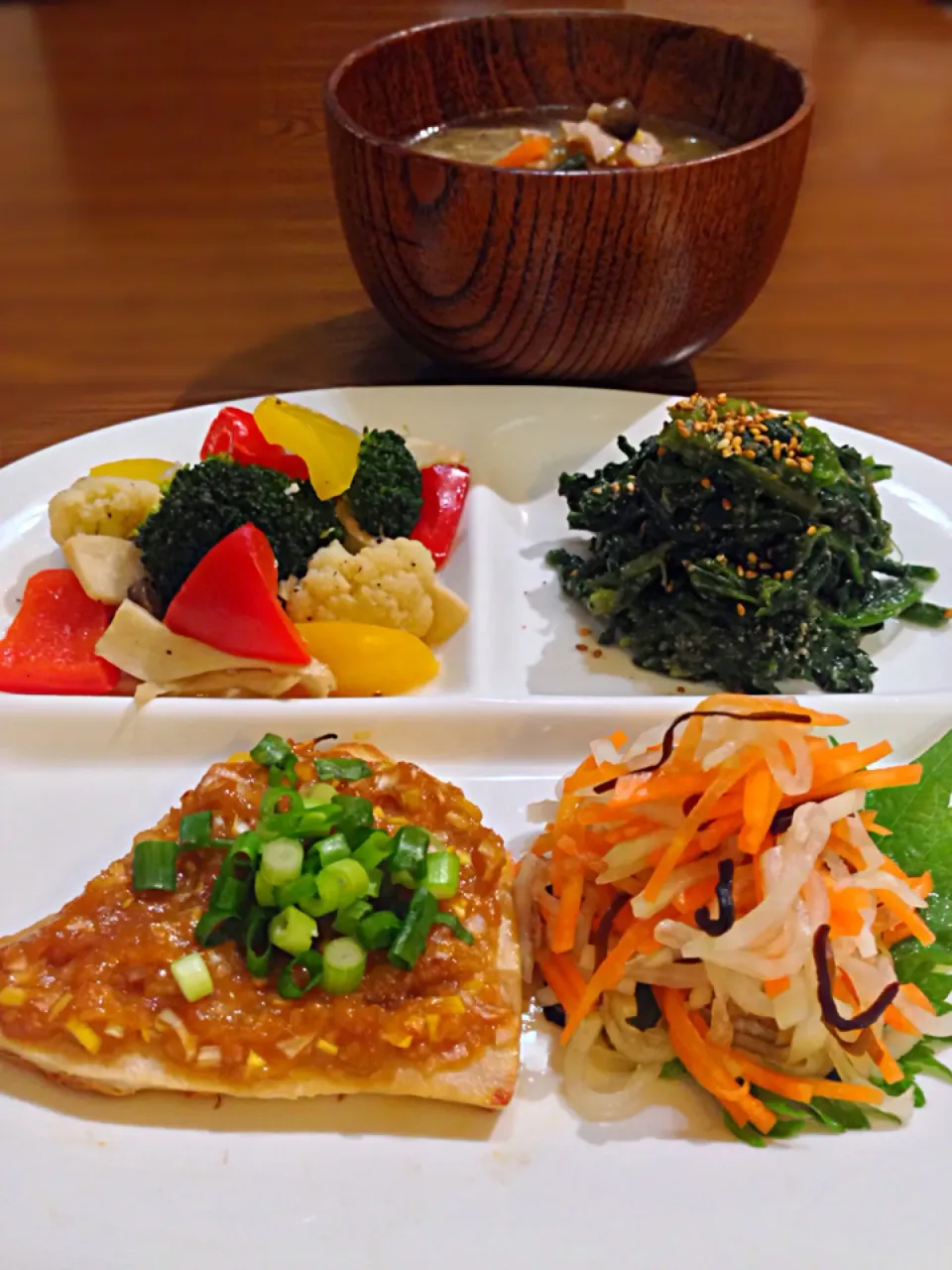 ⭐️カジキの梅味噌焼き なます添え ⭐️野菜とエリンギの炒め物 ⭐️ほうれん草と春菊の胡麻和え ⭐️白菜の漬物リメイクスープ|よっちぃさん