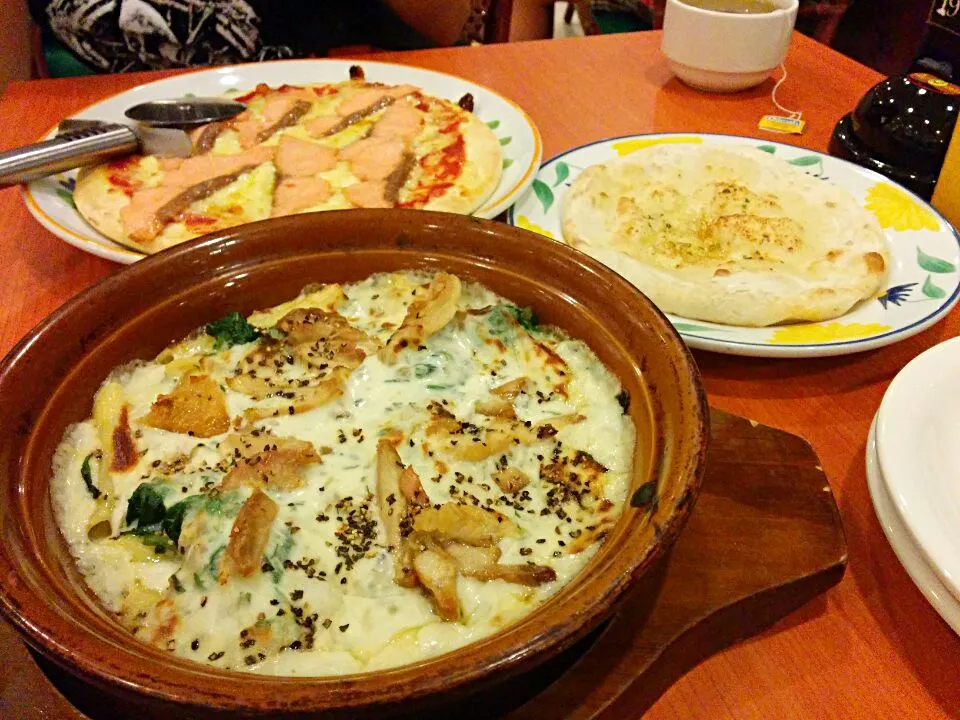 chicken and spinach gratin, salmon pizza|Ernさん