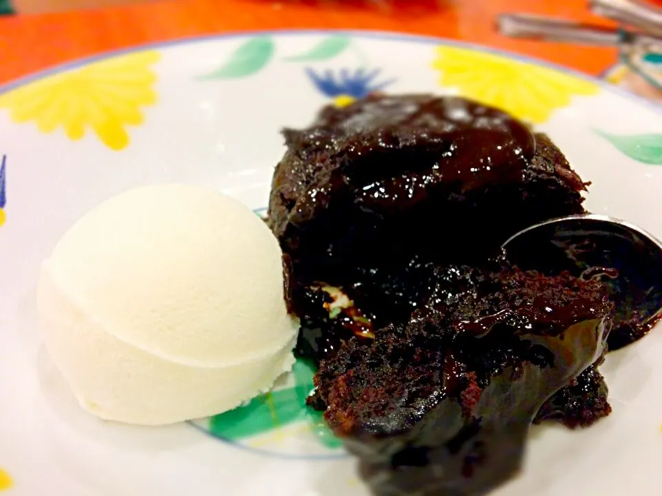 lava cake and vanilla ice cream|Ernさん