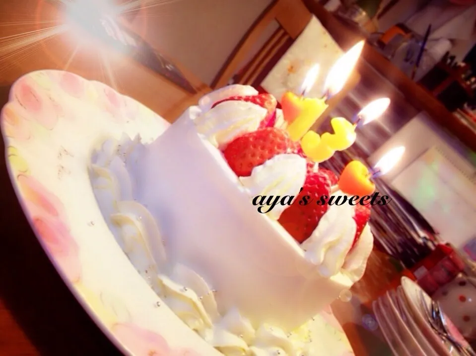 苺のケーキ|ପ(๑•̀ᴗ-♡ॢ)ෆayaෆ*೨⋆*✩さん