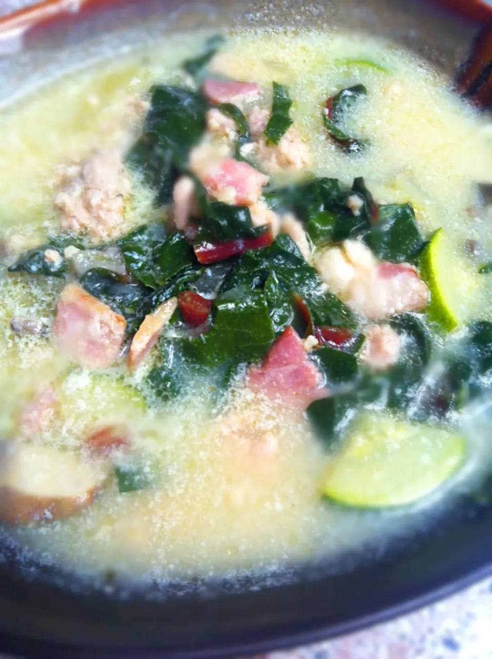 Zuppa Toscana My Style :). オリーブガーデンのズッパトスカーナを手持ちの野菜と豆乳で。これ、スープパスタにも良さそう☻|mamakumiさん