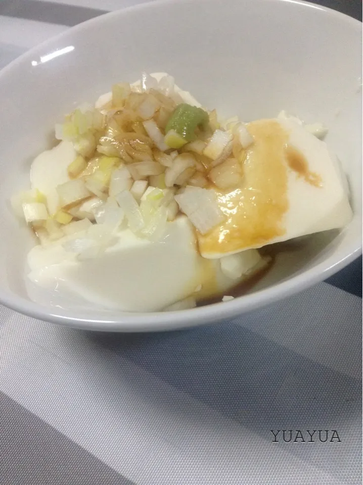 Snapdishの料理写真:おぼろ豆腐のワサビ醤油かけ|YUAYUAさん