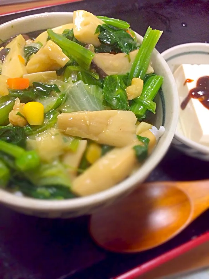 Snapdishの料理写真:ほうれん草と魚介の中華丼、冷ややっこ|caoさん