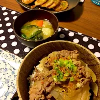 Snapdishの料理写真:牛丼、山芋の明太子バターソテー、具たくさん味噌汁|Mogu Mogutaさん