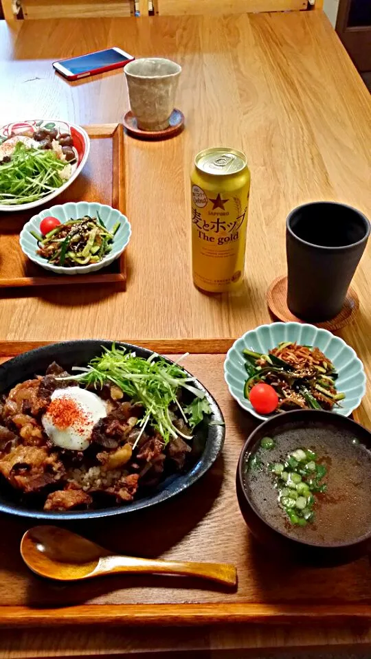 Snapdishの料理写真:スジコン丼、切干大根と胡瓜の酢の物、中華スープ。麦とホップ。|Manabu  Yamasakiさん