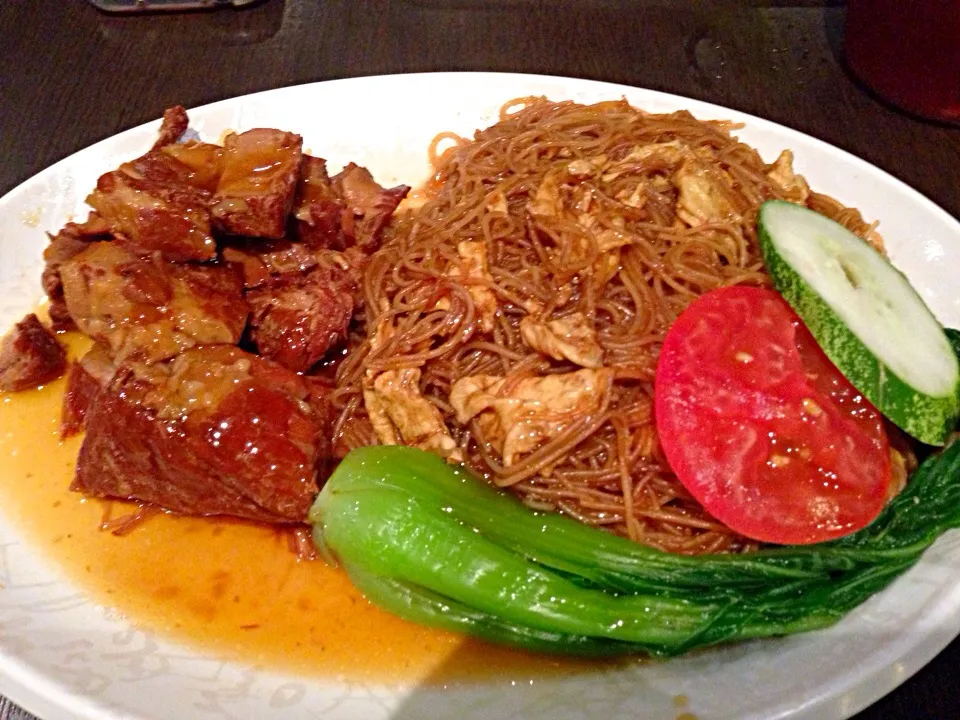 Snapdishの料理写真:Spare Rib Bee Hoon|Jess Gohさん