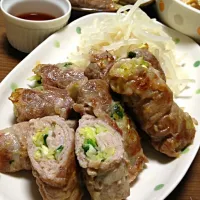 肉巻き餃子です。具はほぼ餃子味♪こんがりお肉とたっぷりお野菜で食べ応え充分☆です。