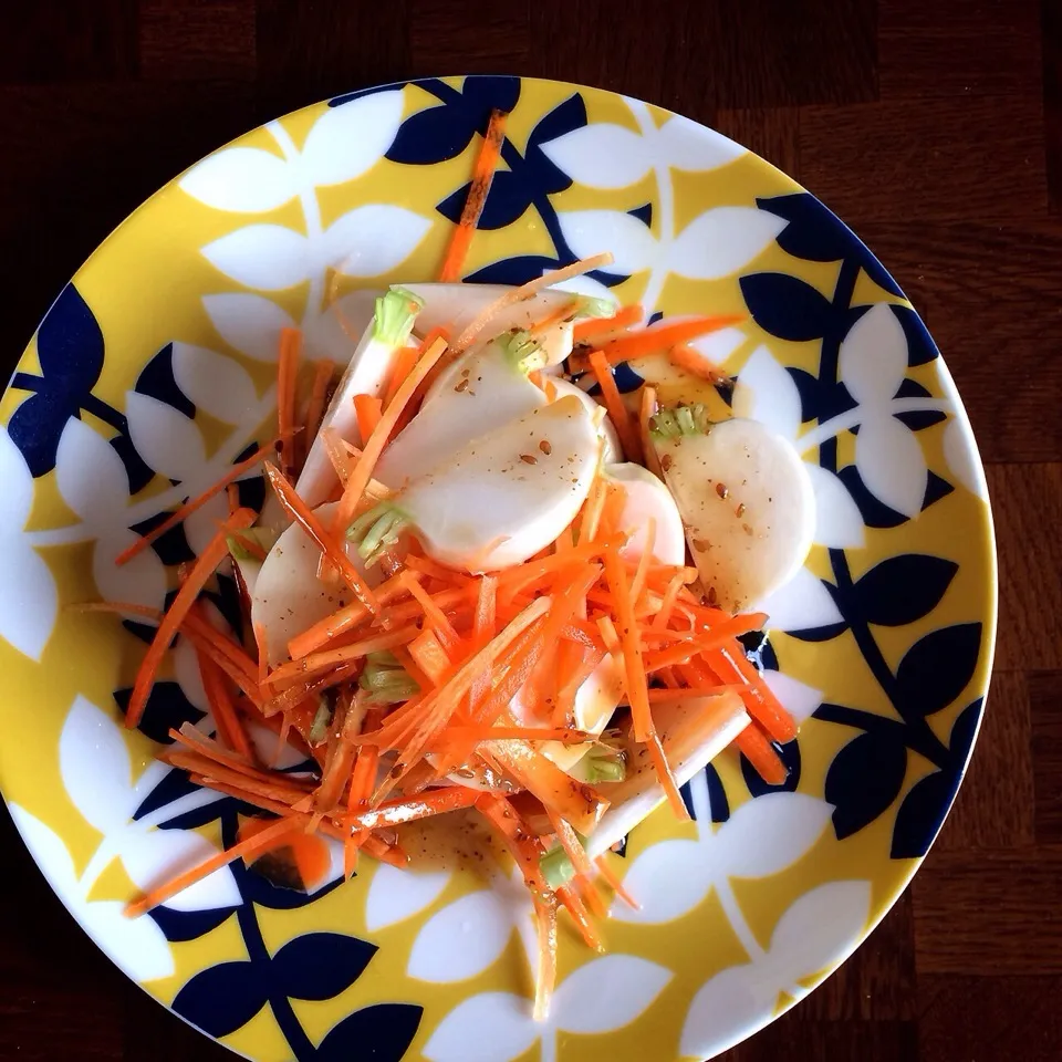 Salad of carrot and turnip  蕪とにんじんのサラダ|AYANOさん