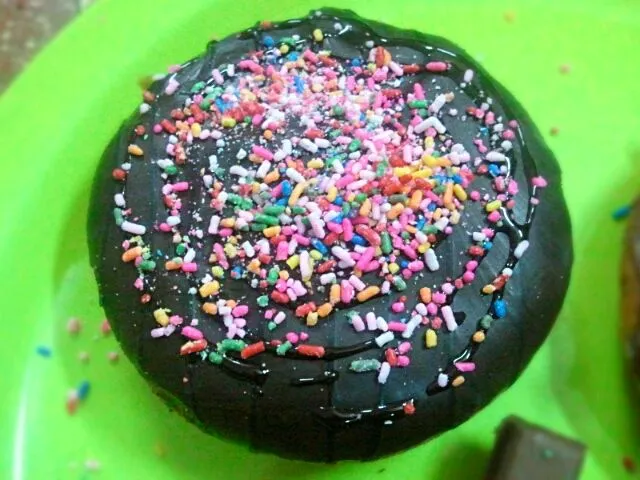 Donut with Chocolate sauce & Rainbow sprinklers|Mahesh Guptaさん